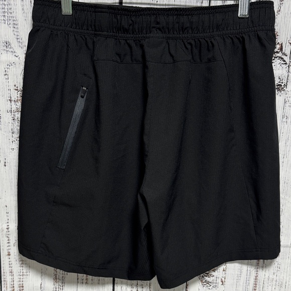 Reebok Men's Black Sports Shorts - Picture 4 of 7